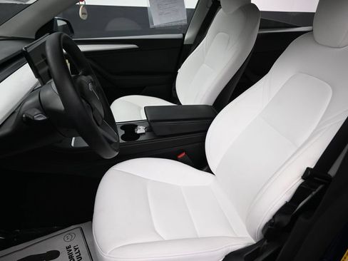 Used 2023 Tesla Model Y Long Range AWD/4WD image 26