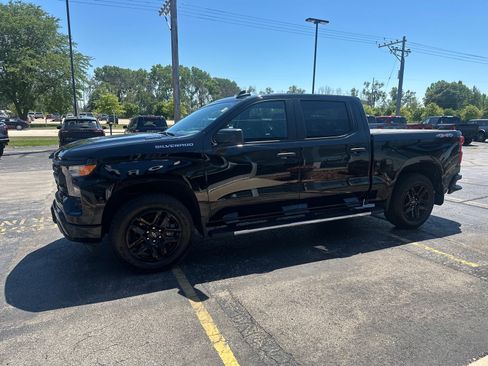 Used 2025 Chevrolet Silverado 1500 Custom w/ Turbomax Blackout Package AWD/4WD image 2