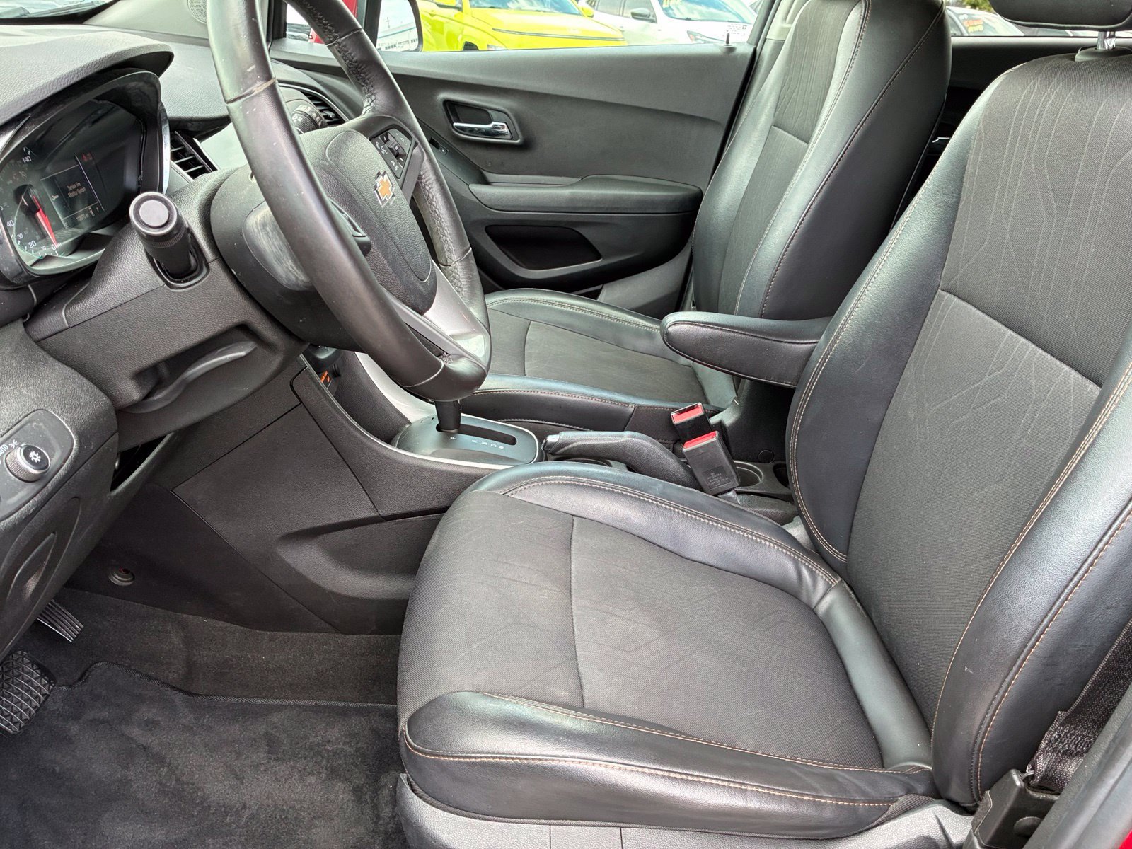Used 2018 Chevrolet Trax LT w/ LT Convenience Package AWD/4WD image 15