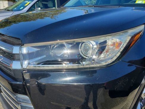 Used 2019 Toyota Highlander Limited Platinum image 10