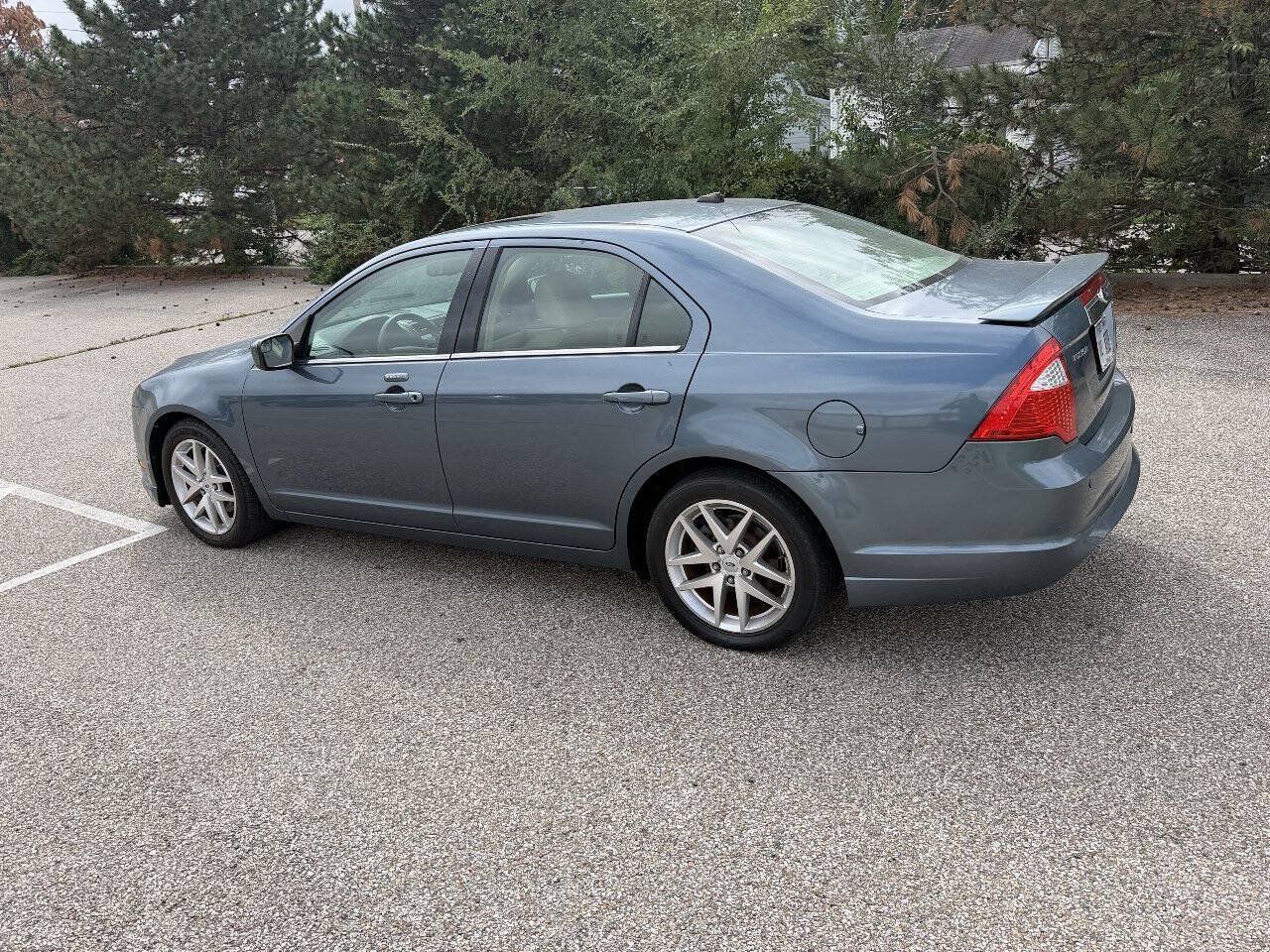 Used 2011 Ford Fusion SEL w/ 301A Rapid Spec Order Code FWD image 2