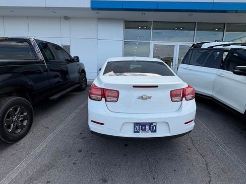 Used 2016 Chevrolet Malibu LT FWD image 10