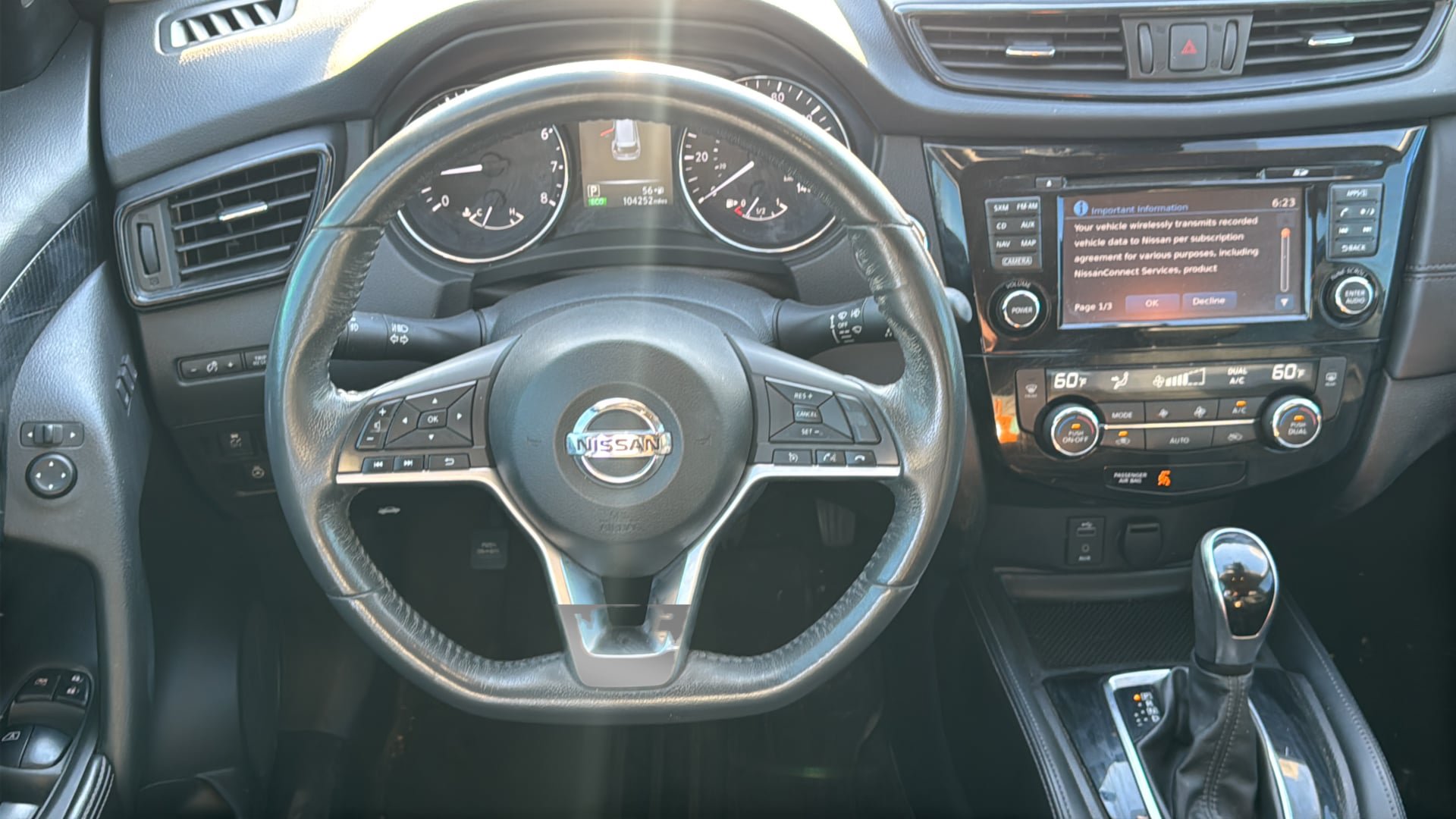Used 2017 Nissan Rogue SL w/ SL Premium Package FWD image 16