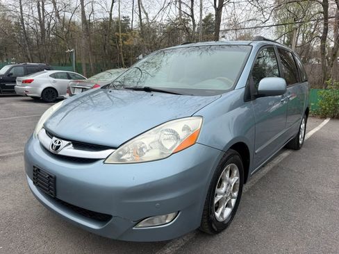 Used 2006 Toyota Sienna XLE Limited image 1