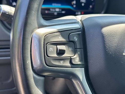 Used 2024 Chevrolet Suburban Premier AWD/4WD image 32