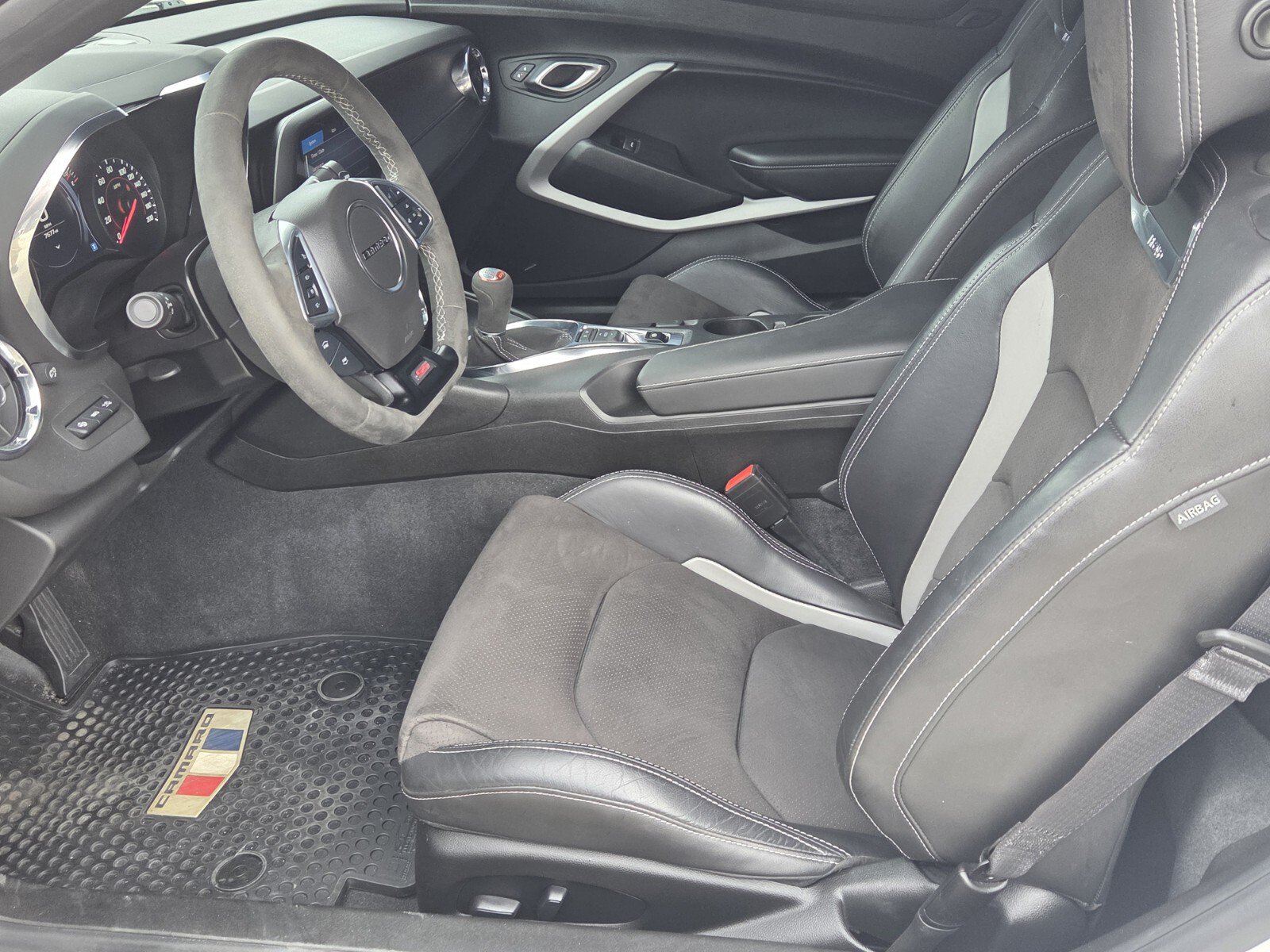 Used 2021 Chevrolet Camaro SS RWD image 4