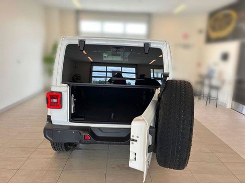 Used 2020 Jeep Wrangler Unlimited Sahara AWD/4WD image 11