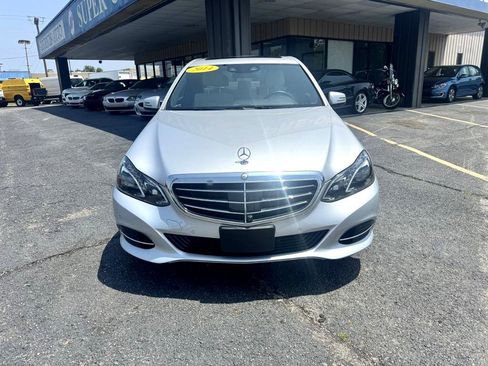 Used 2014 Mercedes-Benz E 350 Sedan image 3