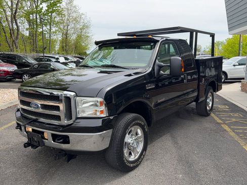 Used 2005 Ford F350 Lariat AWD/4WD image 1
