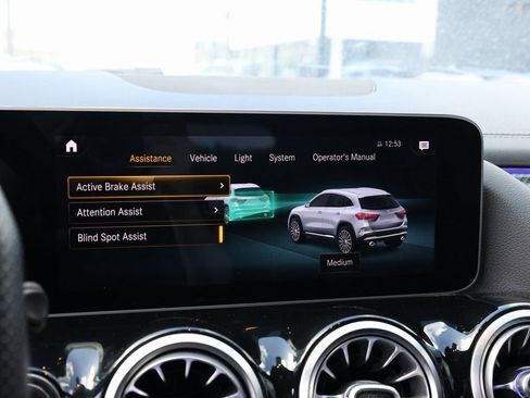 Used 2021 Mercedes-Benz GLA 35 AMG 4MATIC image 31