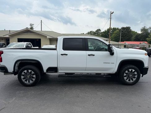 Used 2021 Chevrolet Silverado 2500 Custom w/ Custom Value Package AWD/4WD image 4