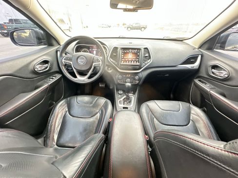 Used 2015 Jeep Cherokee Trailhawk w/ Comfort/Convenience Group image 20