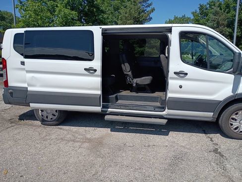 Used 2017 Ford Transit 350 XLT RWD image 10