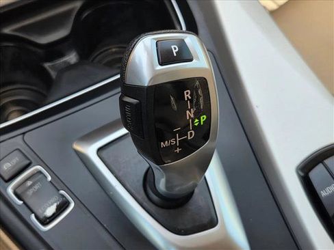 Used 2015 BMW 320i Sedan RWD image 18