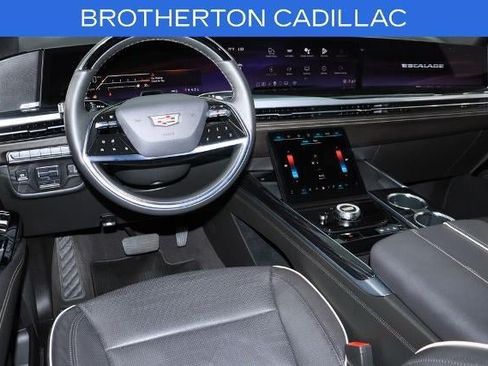 Certified 2025 Cadillac Escalade ESV Sport w/ LPO, ONYX Package AWD/4WD image 28