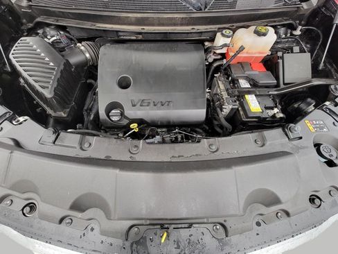 Used 2023 Chevrolet Traverse LT image 8