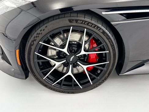 Used 2025 Aston Martin DB12 Coupe RWD image 27