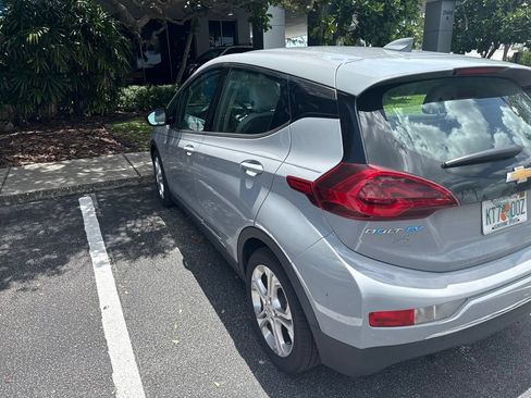 Used 2020 Chevrolet Bolt LT FWD image 5