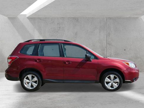 Used 2016 Subaru Forester 2.5i w/ Alloy Wheel Package AWD/4WD image 2