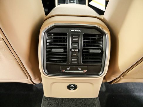 New 2026 Porsche Macan image 21