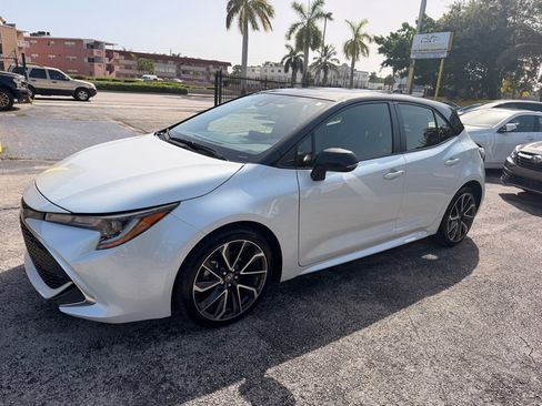Used 2021 Toyota Corolla XSE FWD image 3