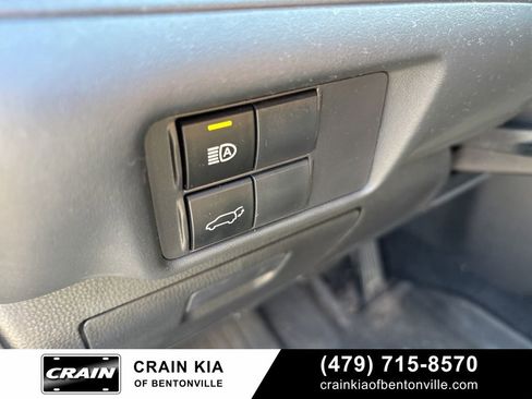 Used 2022 Toyota Highlander XLE image 19