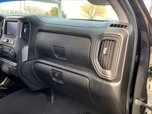 Used 2024 Chevrolet Silverado 2500 Custom image 18