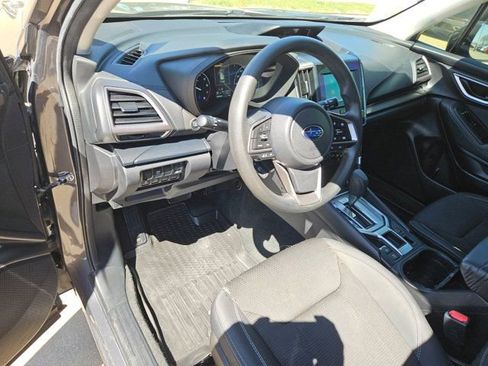 Used 2021 Subaru Forester Base image 16
