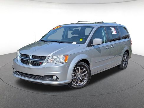Used 2017 Dodge Grand Caravan SXT w/ Driver Convenience Group FWD image 1