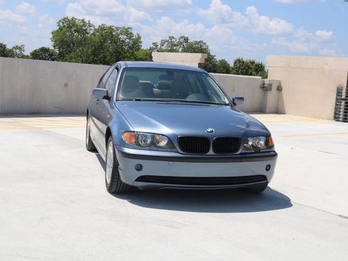 Used 2004 BMW 325xi Sedan AWD/4WD image 11