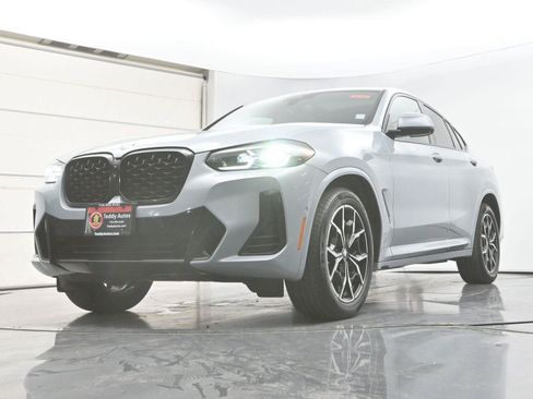 Used 2023 BMW X4 xDrive30i w/ M Sport Package AWD/4WD image 34