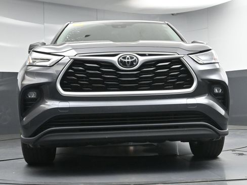 Certified 2024 Toyota Highlander LE AWD/4WD image 28