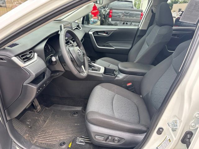 Used 2025 Toyota RAV4 XLE w/ Convenience Package AWD/4WD image 22