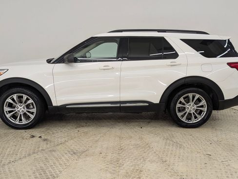 Certified 2022 Ford Explorer XLT w/ Equipment Group 202A image 2