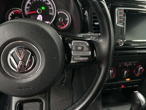 Used 2018 Volkswagen Beetle 2.0T FWD image 16