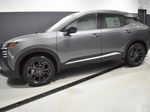 New 2026 Nissan Kicks SR w/ SR Premium Package image 2