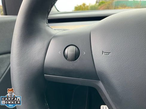 Used 2022 Tesla Model Y Performance AWD/4WD image 46