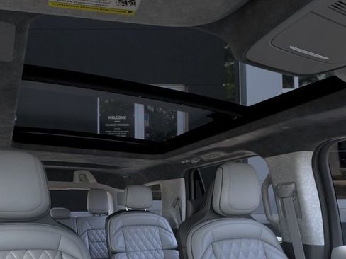 New 2026 Lincoln Navigator Black Label AWD/4WD image 22