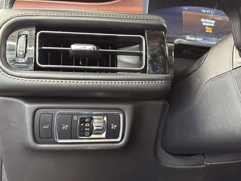 Used 2023 Lincoln Aviator Reserve w/ Equipment Group 201A image 18