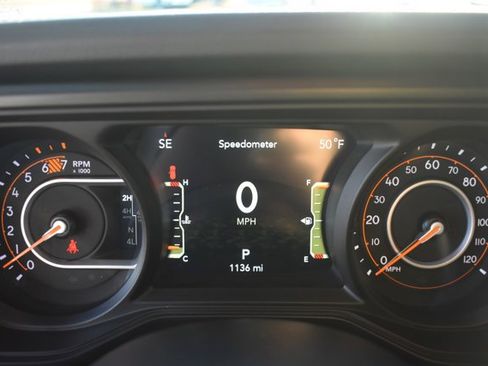 Used 2025 Jeep Wrangler Unlimited Rubicon image 22