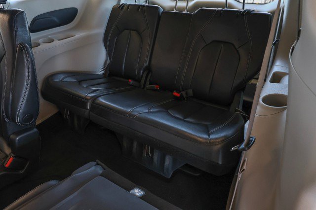 Used 2022 Chrysler Pacifica Touring-L FWD image 30