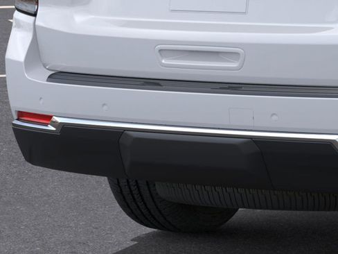 New 2026 Chevrolet Suburban LS image 38