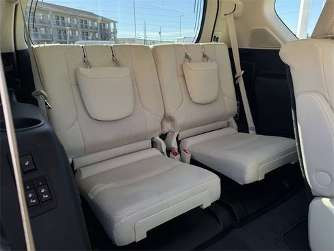 Used 2023 Lexus GX 460 Premium w/ Accessory Package image 34