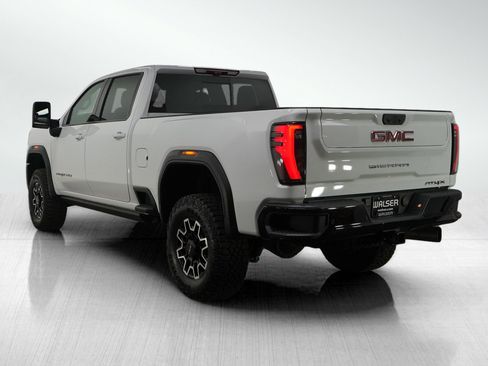Used 2025 GMC Sierra 2500 AT4X image 3