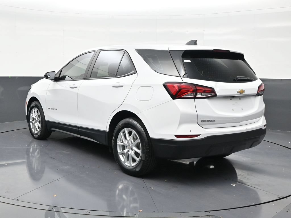 Used 2022 Chevrolet Equinox LS FWD image 3