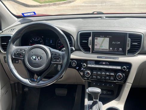 Used 2019 Kia Sportage EX w/ EX Technology Package FWD image 17