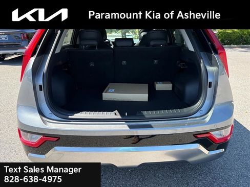 New 2025 Kia Niro SX image 29