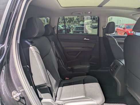 Used 2022 Volkswagen Atlas SE w/ Panoramic Sunroof Package AWD/4WD image 27