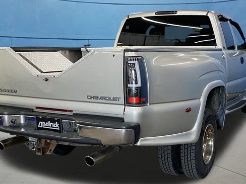 Used 2004 Chevrolet Silverado 3500 LT image 11