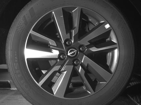 Used 2025 Nissan Versa SV FWD image 15